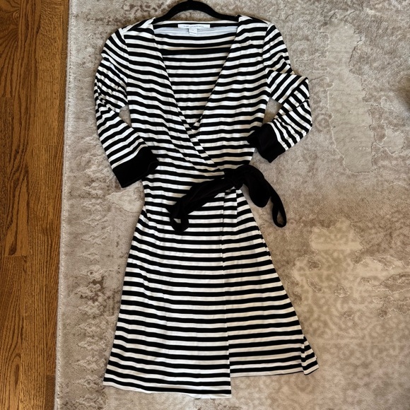 Diane Von Furstenberg Wrap Dress New Julian 2 Striped black & White size 2 - Picture 7 of 13